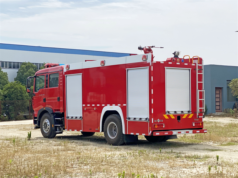 壓縮空氣泡沫消防車排氣量
